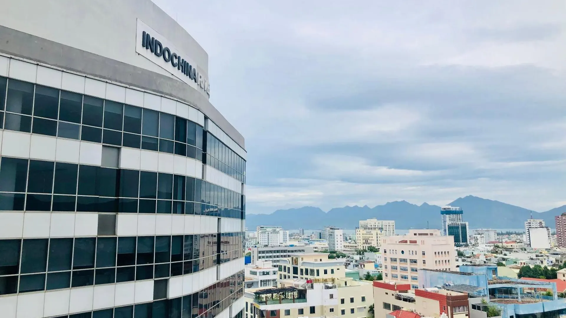Luxury Center Riverside Apartment Danang