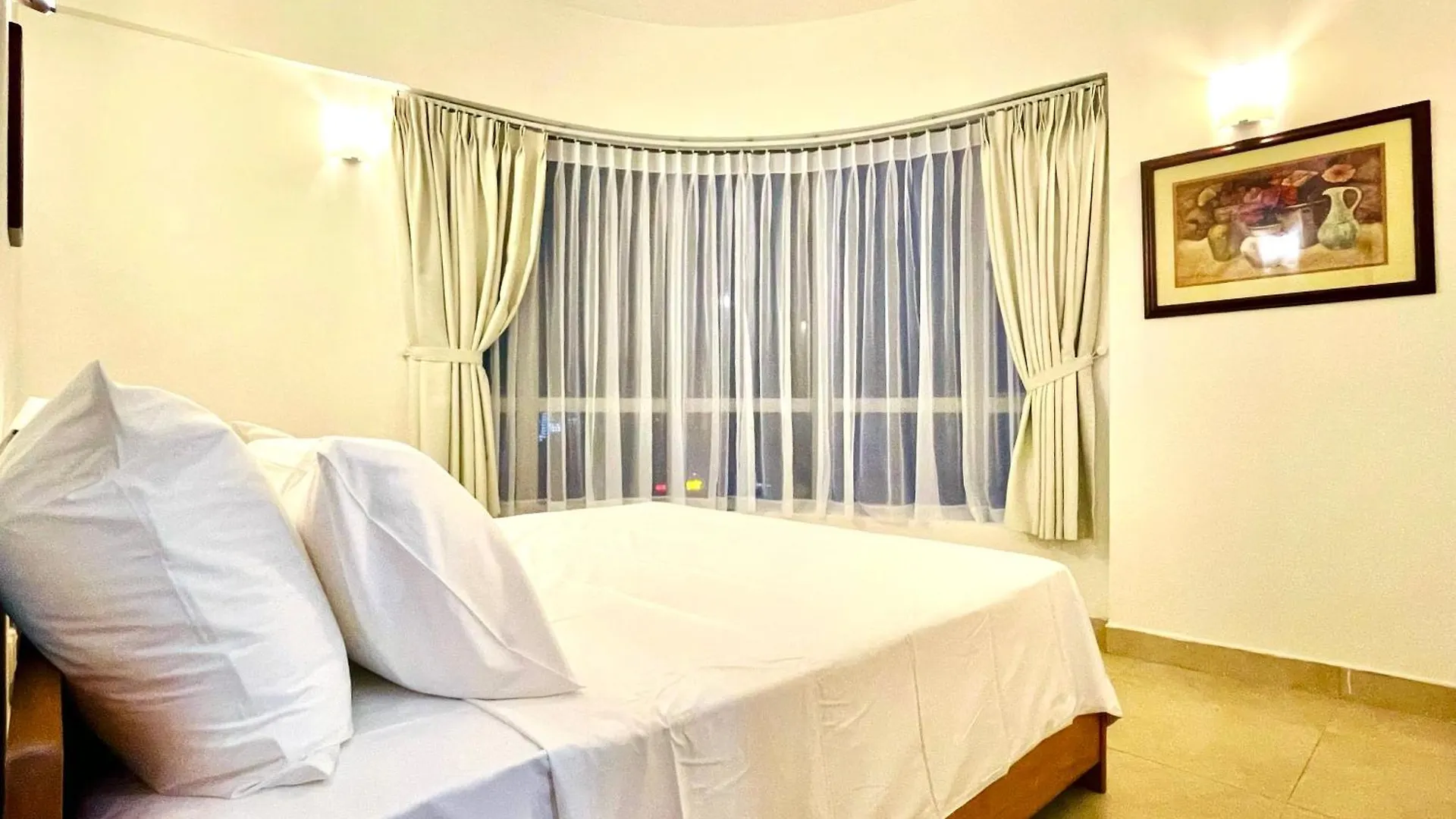 Luxury Center Riverside Apartment Danang