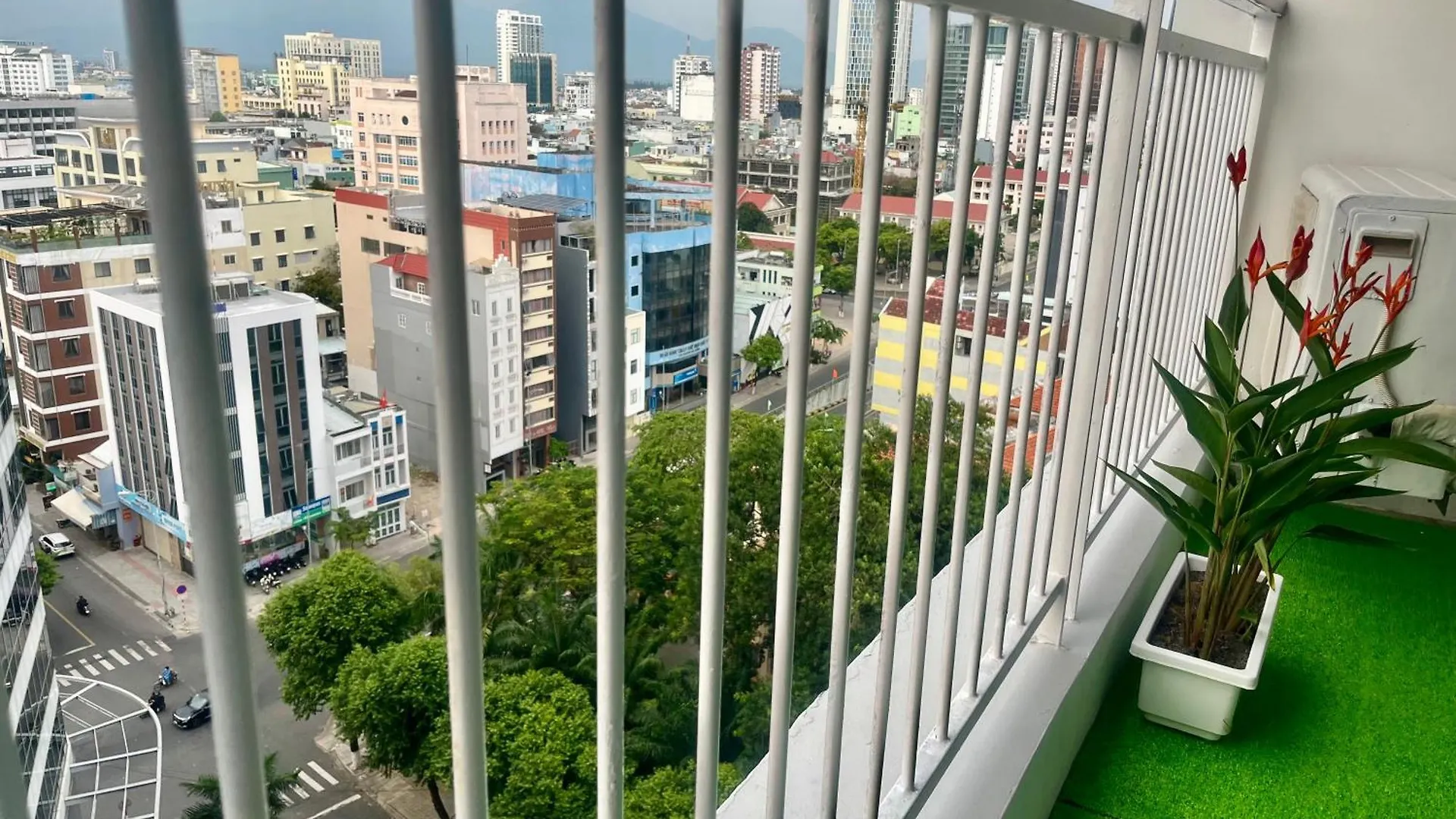Luxury Center Riverside Apartment Danang
