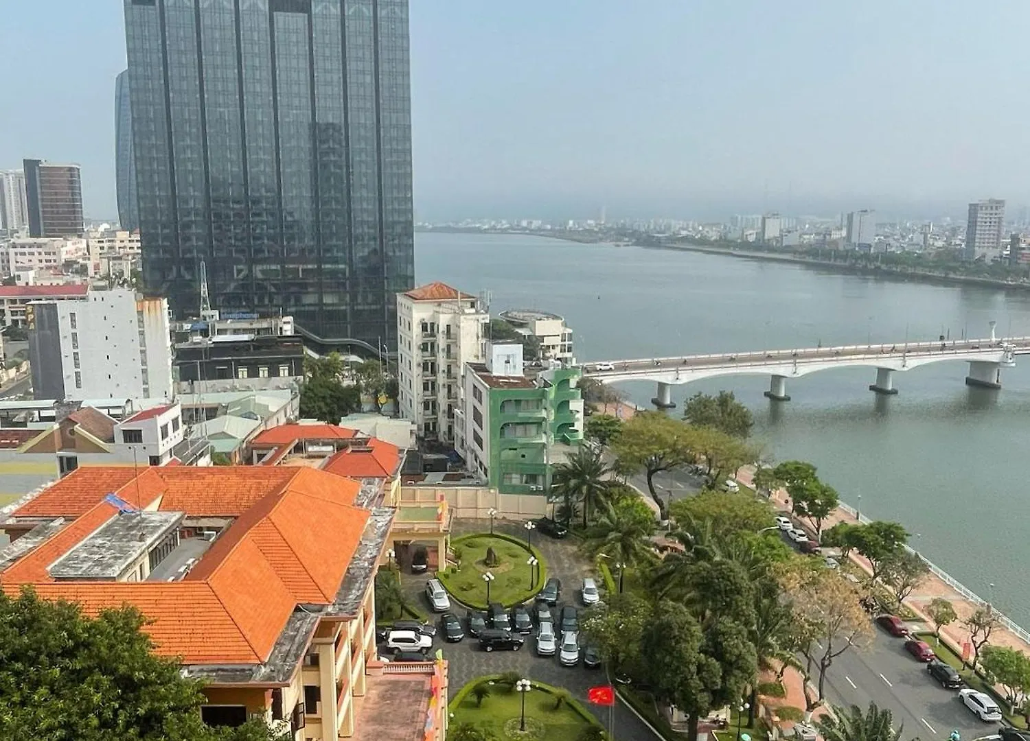 Luxury Center Riverside Apartment Da Nang Vietnam