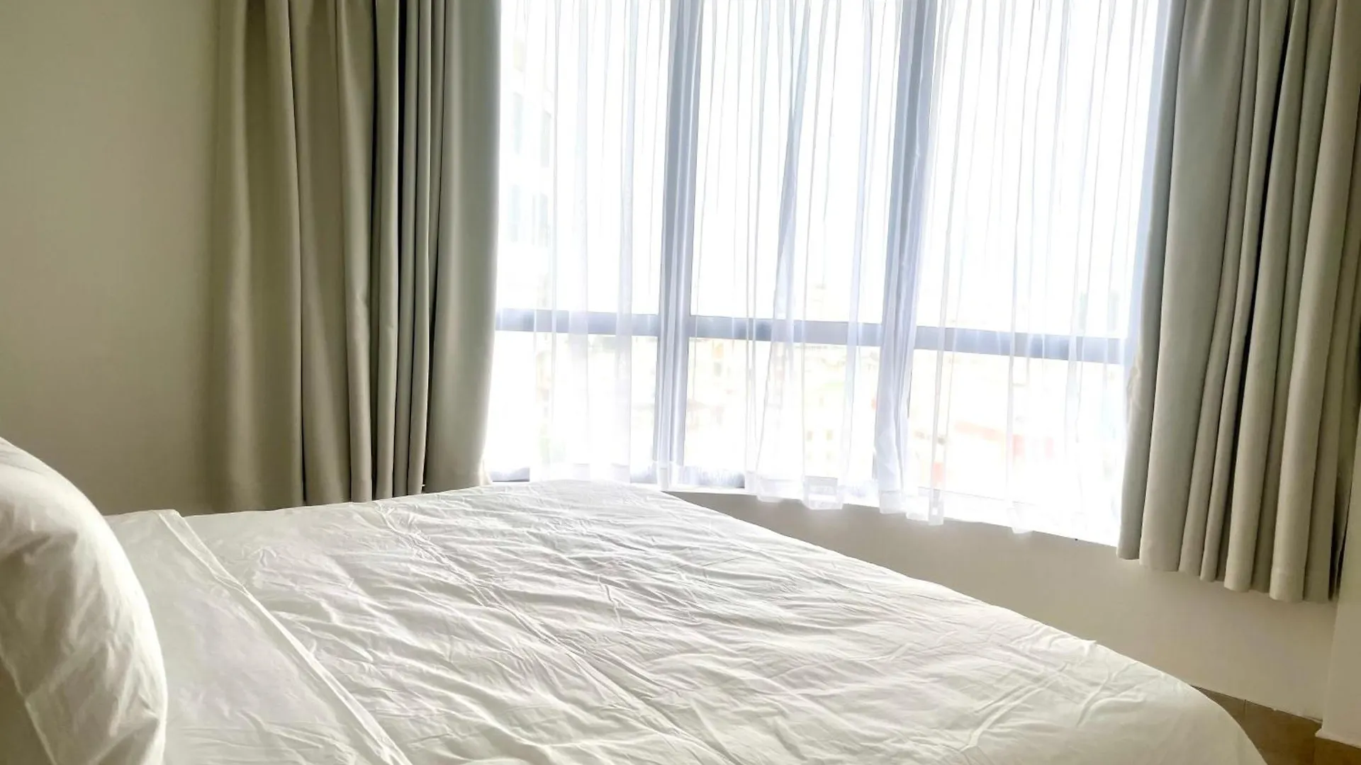Luxury Center Riverside Apartment Da Nang 0*,  Vietnam
