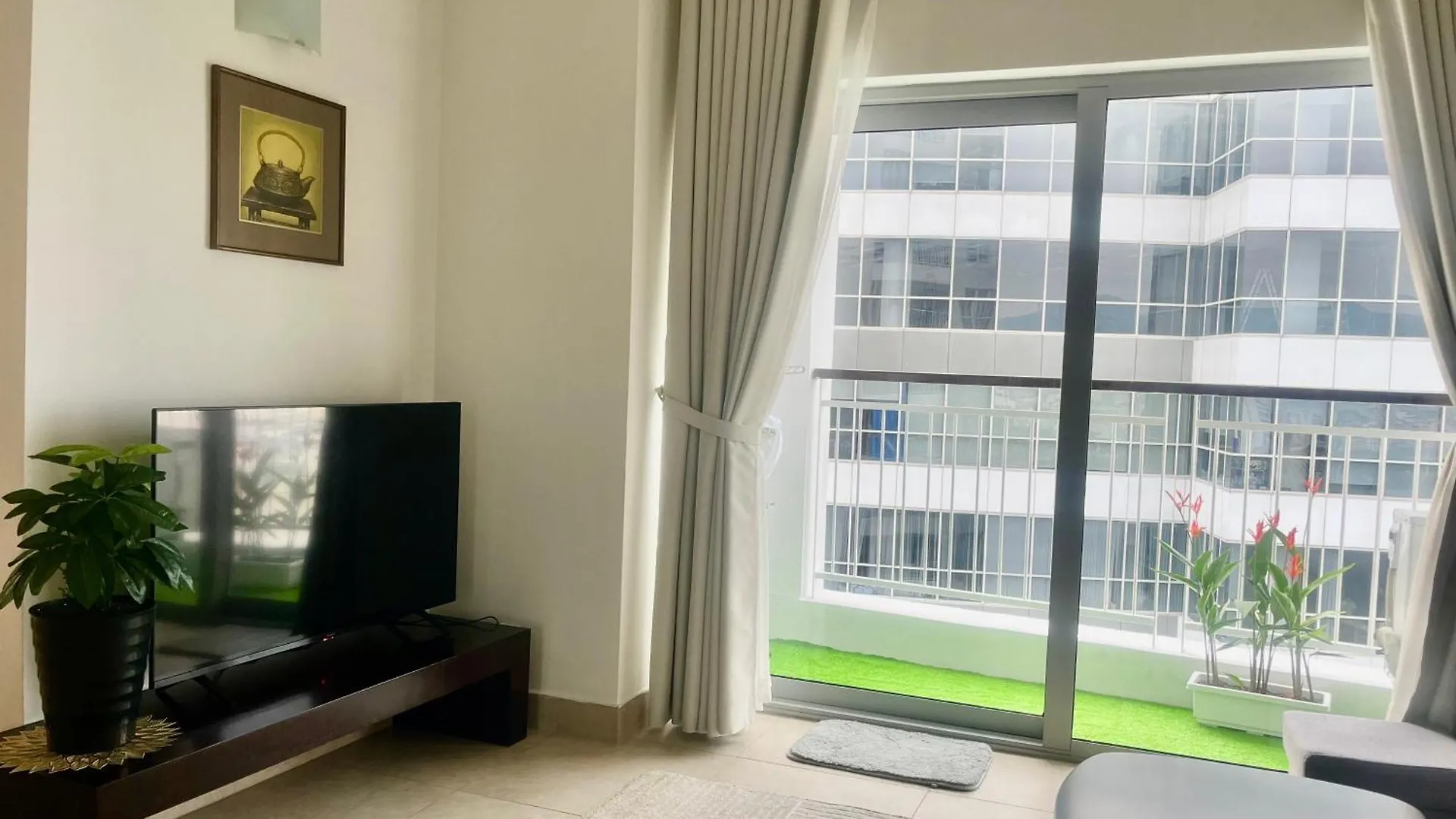 Luxury Center Riverside Apartment Da Nang