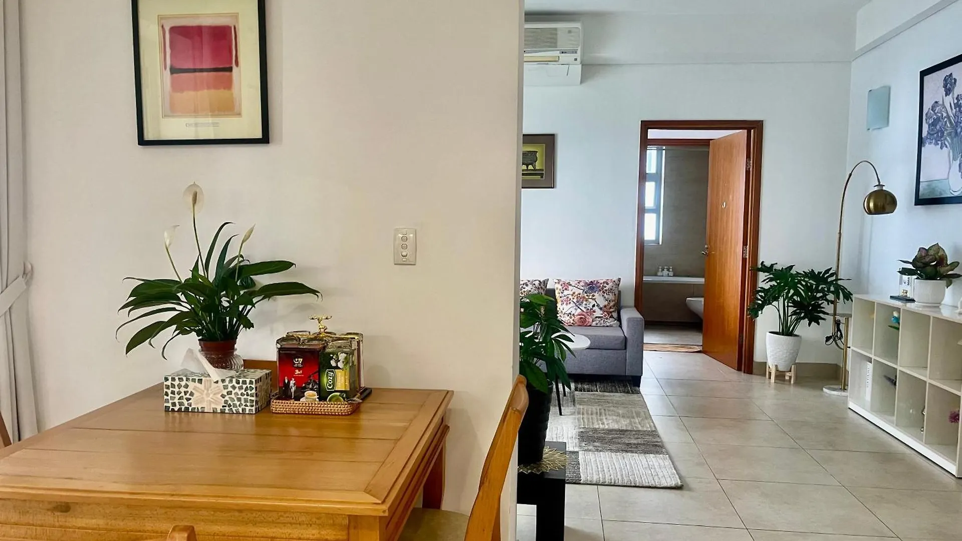 Luxury Center Riverside Apartment Da Nang Vietnam