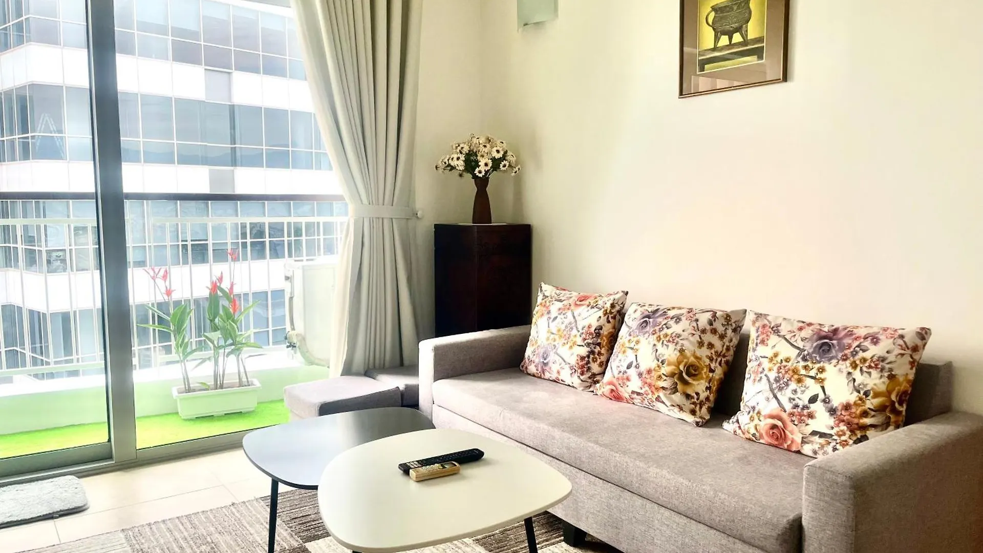 Luxury Center Riverside Apartment Da Nang