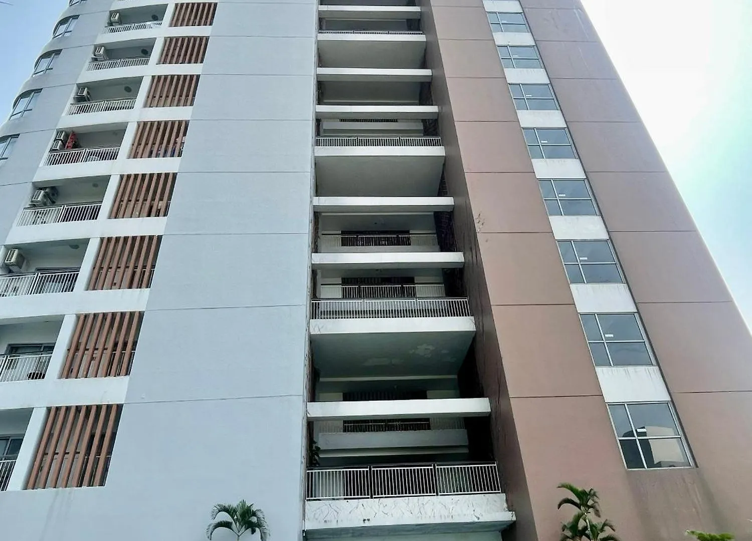 Luxury Center Riverside Apartment Da Nang